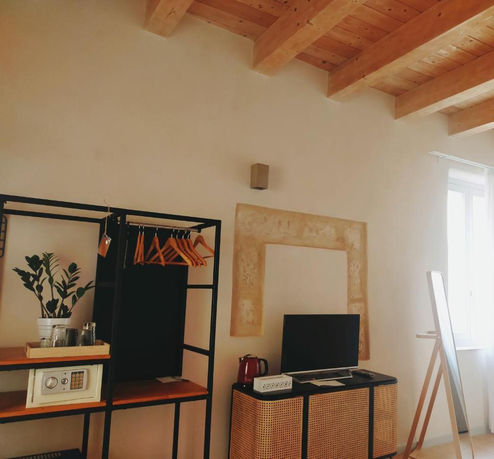 Locanda Carra Manna 사사리 외부 사진